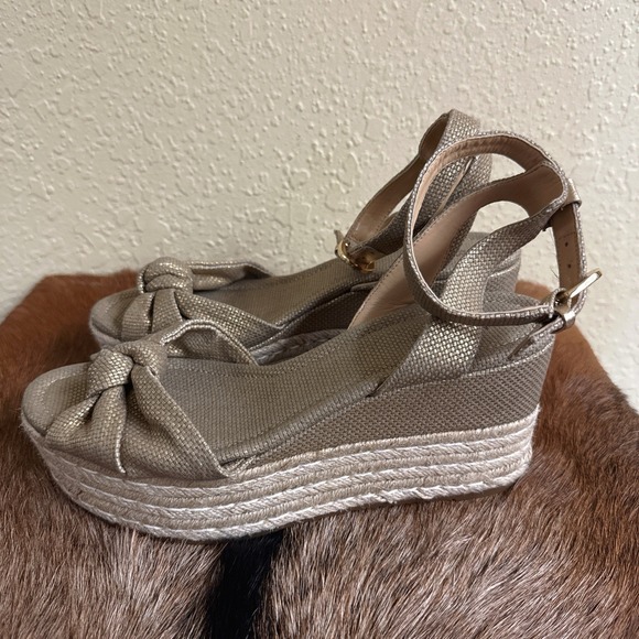 NEW Michael Kors 8 Maxwell Mid Platform Wedge Sandals Gold Espadrille Boho Wrap - Picture 1 of 9